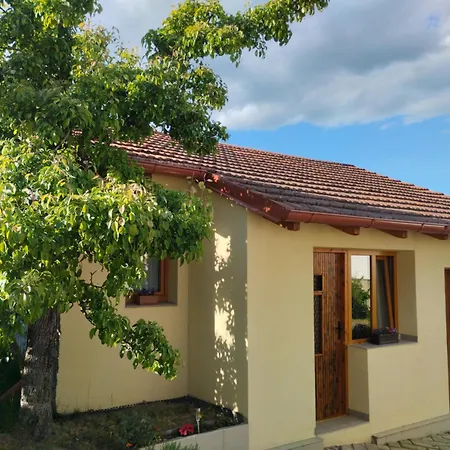 Apartment Male Utulne S Koupelnou A Kuchynkou Svinarov